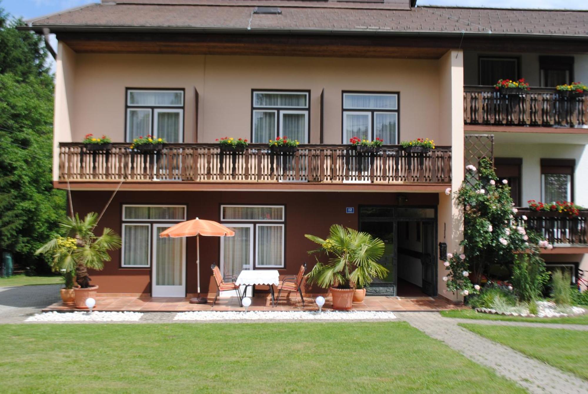 Ferienhaus Michor Latschach ober dem Faakersee Buitenkant foto