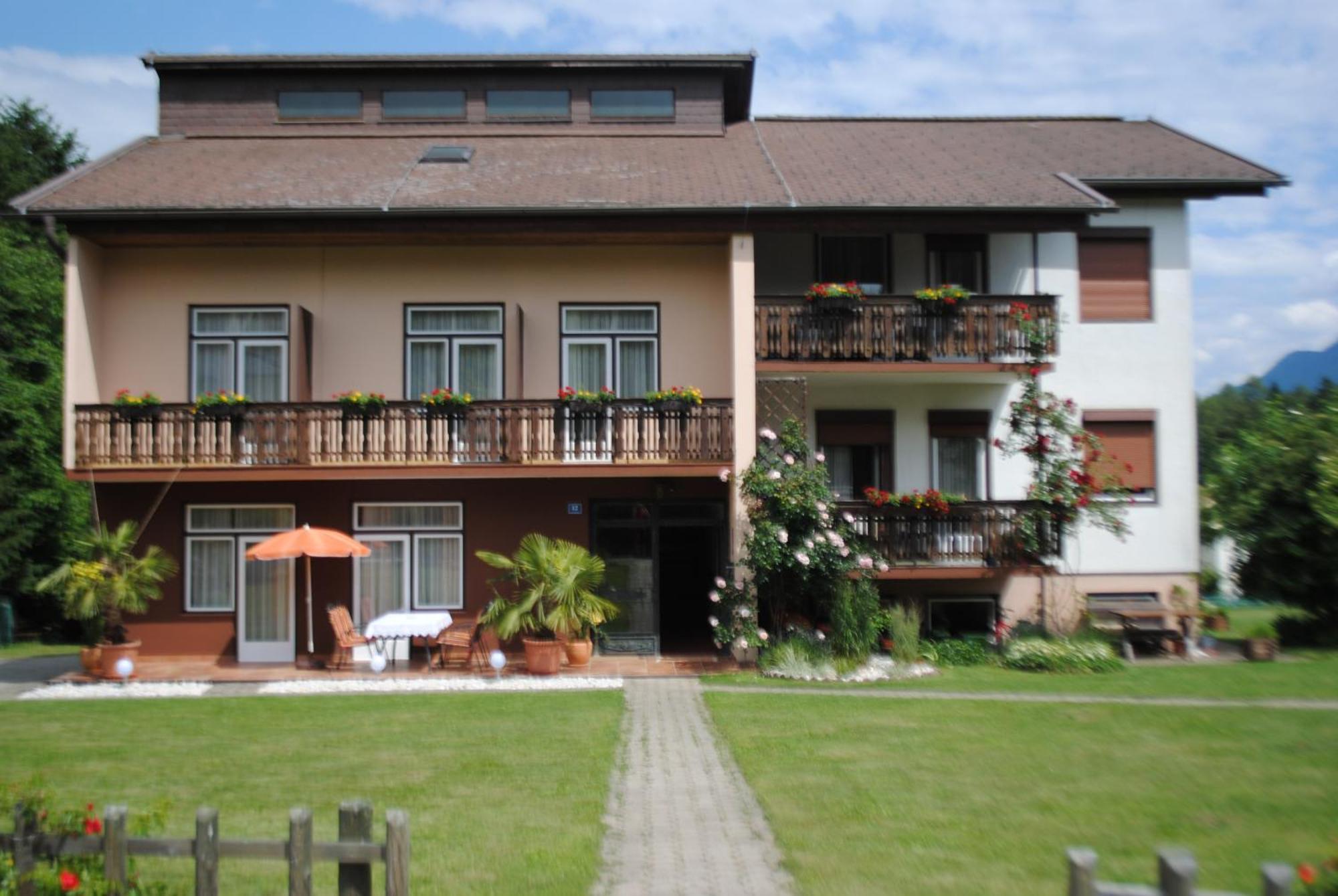 Ferienhaus Michor Latschach ober dem Faakersee Buitenkant foto