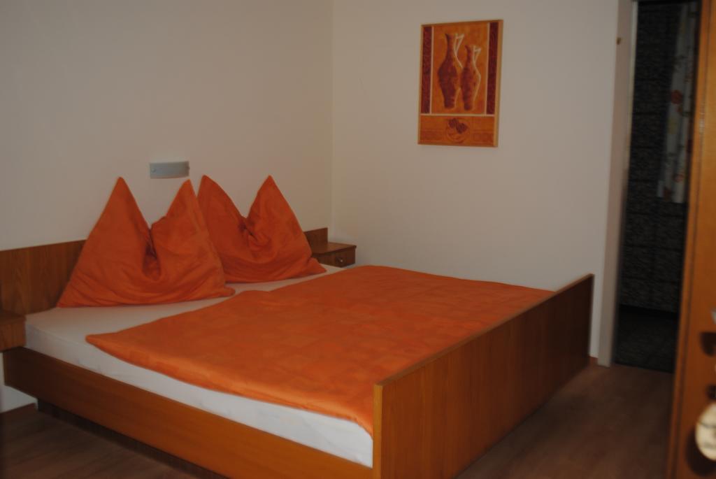 Ferienhaus Michor Latschach ober dem Faakersee Kamer foto