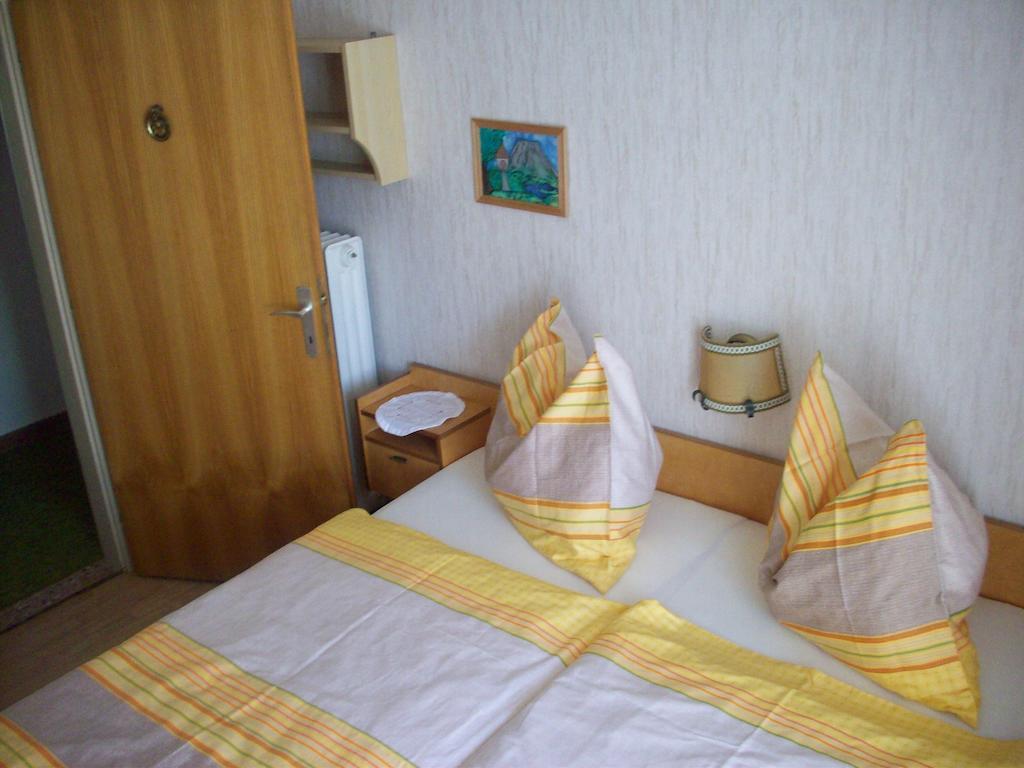 Ferienhaus Michor Latschach ober dem Faakersee Kamer foto
